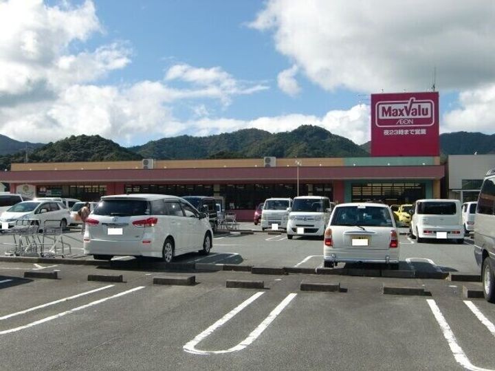 ぶるうぱいんの周辺