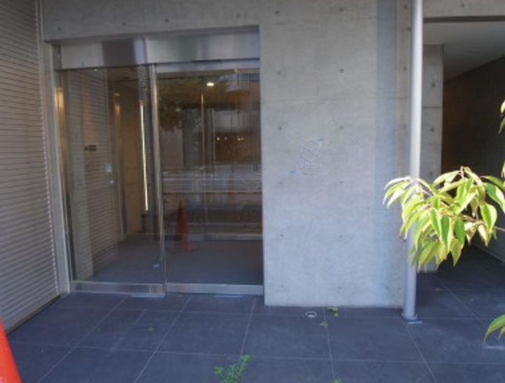 ZOOM神宮前の地図