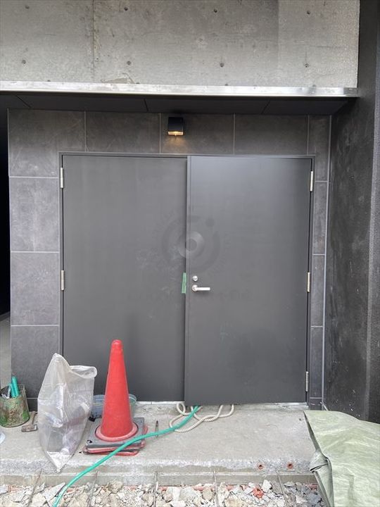 セオリー大阪EAST DOORの地図