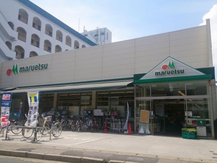ロブレ市川の周辺