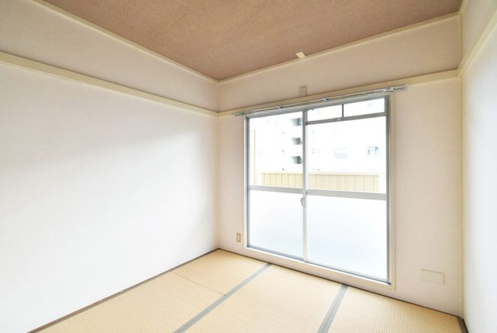 UR中央台の内装
