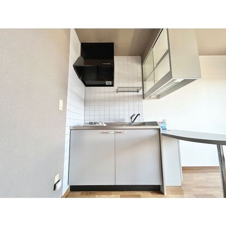 静岡県沼津市平沼(マンション)の賃貸物件のキッチン