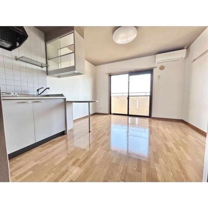 静岡県沼津市平沼(マンション)の賃貸物件の居間