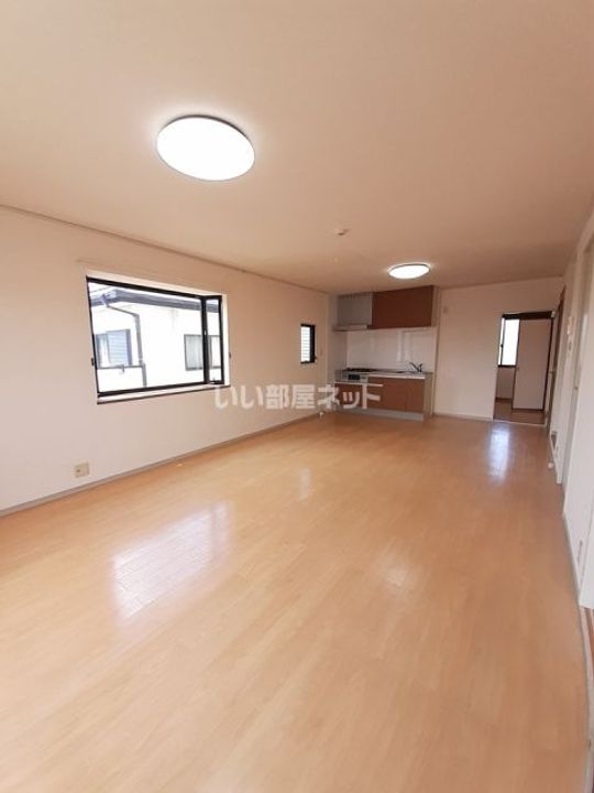 福島県郡山市字名倉(アパート)の賃貸物件の居間