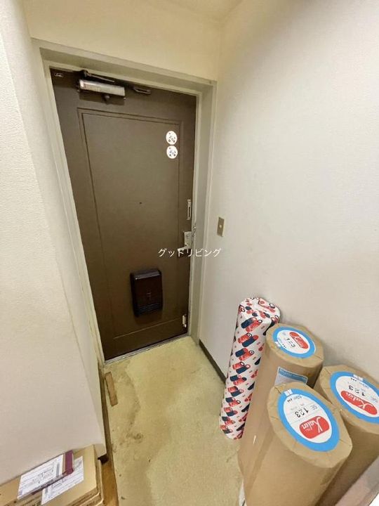 サカキビルの玄関