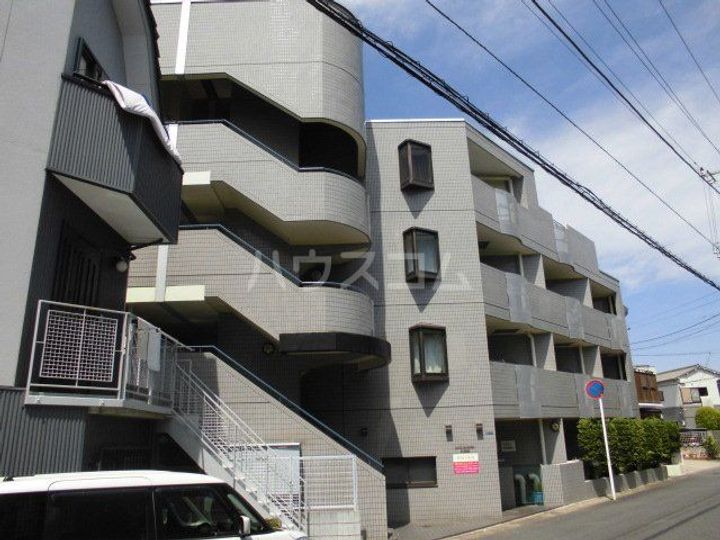 ローズガーデンA50番館の外観