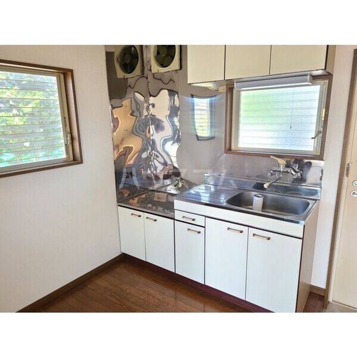 ファミール泉のキッチン