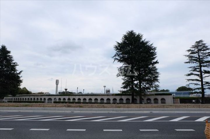 ファミール泉の周辺