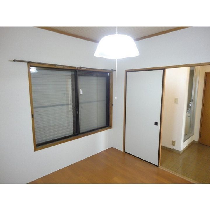 コーポ社の居間