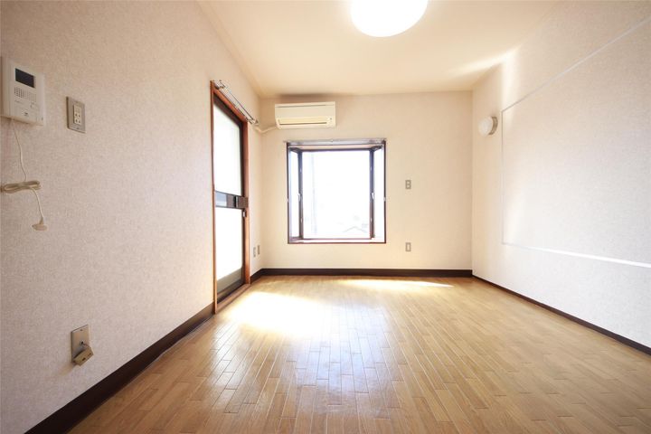 カーサ西の宮の居間