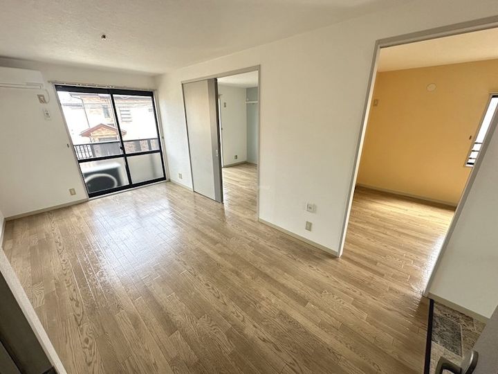 神奈川県南足柄市塚原(アパート)の賃貸物件の居間