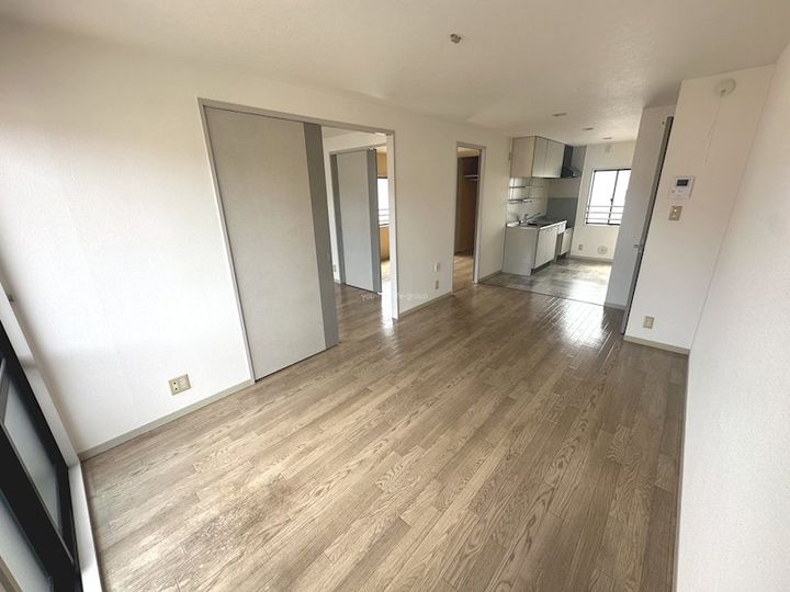 神奈川県南足柄市塚原(アパート)の賃貸物件の居間