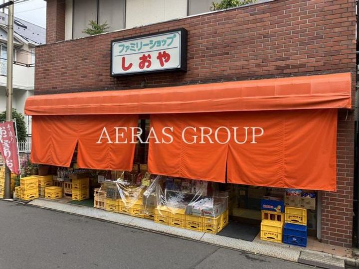 メゾン・ド・クレインの周辺