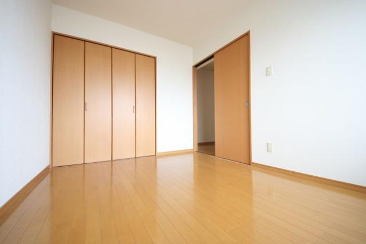 ラヴェニューモリIIの居間