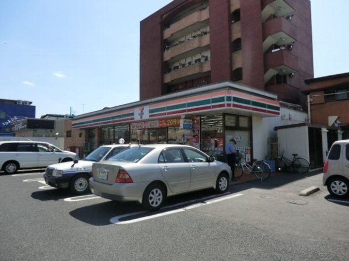 ダイアモンド ムーンの周辺