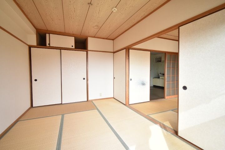 エレガンス大戸の居間