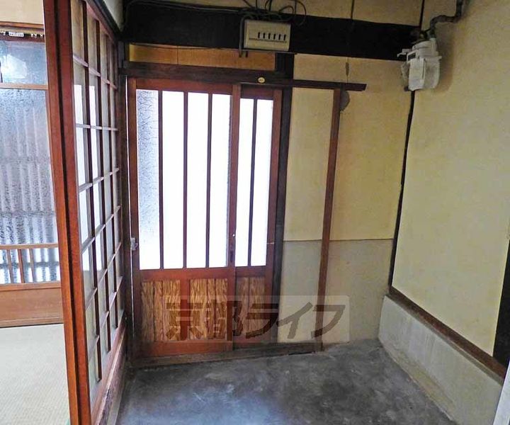 京都府京都市上京区鏡石町(一戸建)の賃貸物件の玄関