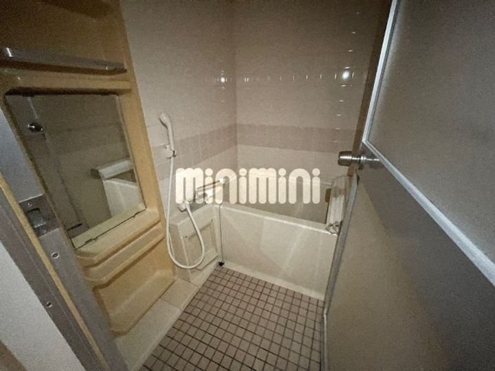 ミレニアム表台の風呂