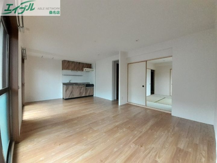 ファミール97の居間