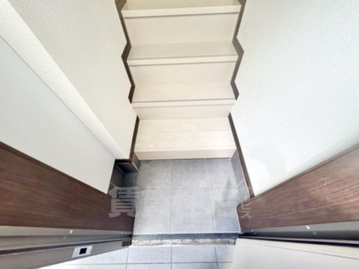 アヴニール上北沢の玄関