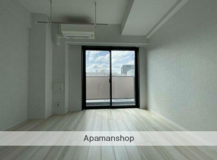 神奈川県横浜市南区共進町3(マンション)の賃貸物件の居間