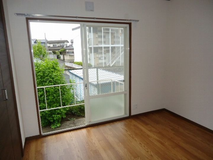 レジデンスみやま E棟の居間