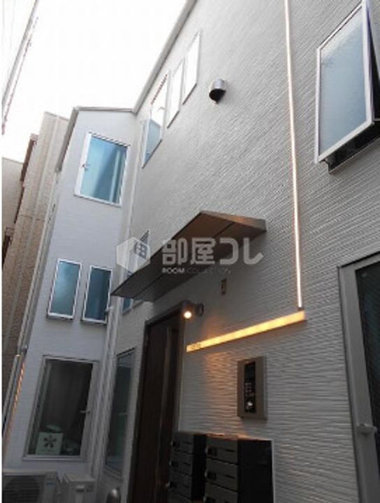 RIZEST初台の外観