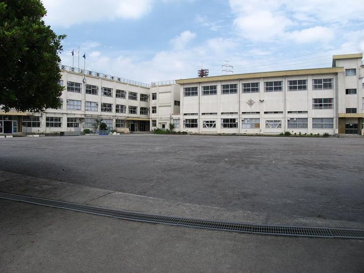 スリーバンブーの周辺