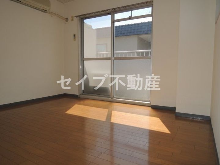 岡山県岡山市北区野田屋町2(マンション)の賃貸物件の居間