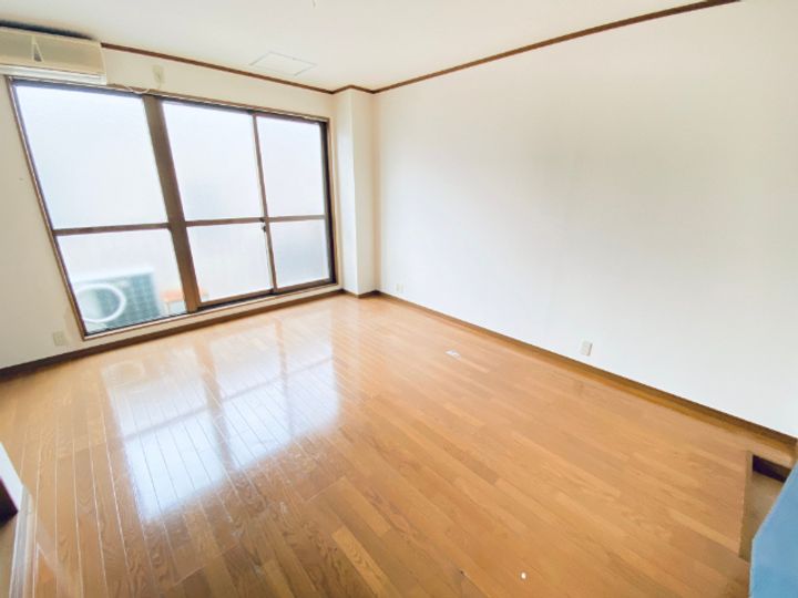 エスポアール小岩の居間
