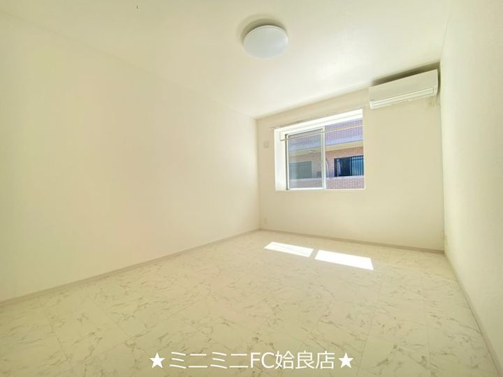 鹿児島県姶良市西餅田(アパート)の賃貸物件の居間