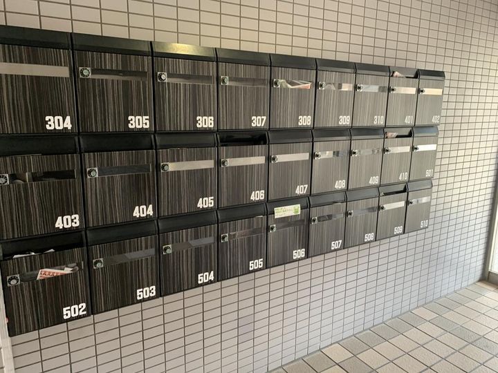 シャトラン弓木参番館の内装