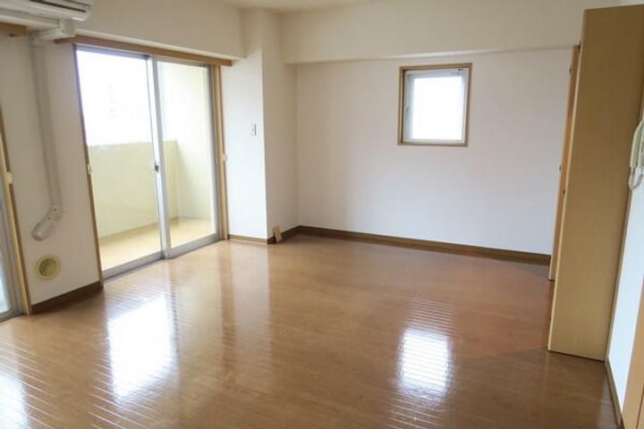 ジェネラスパレスの居間