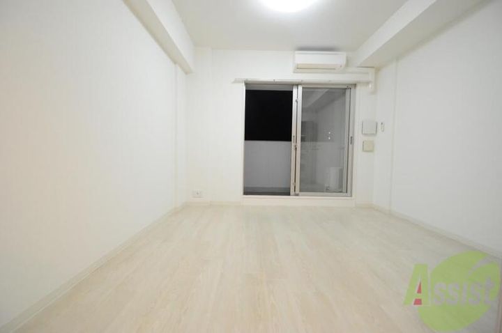 ラ・ウェゾン板宿の居間