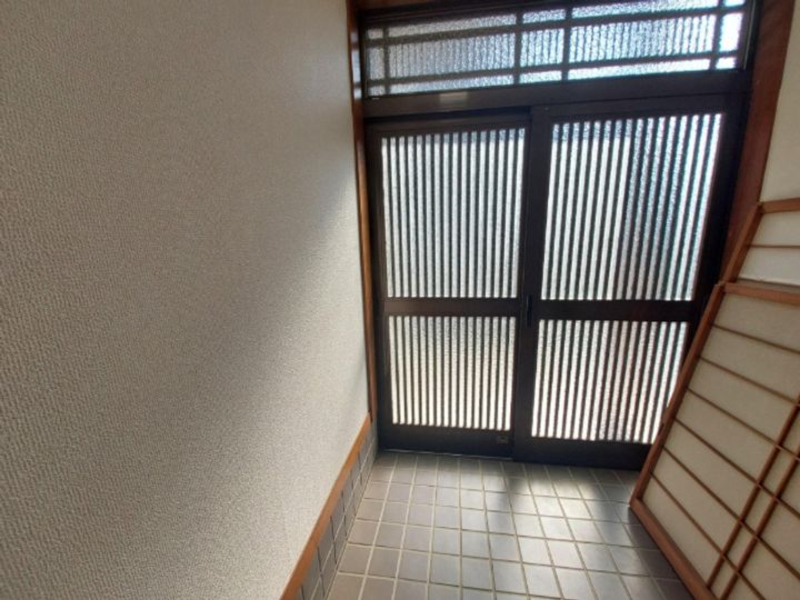 千葉県千葉市中央区都町5(一戸建)の賃貸物件の玄関