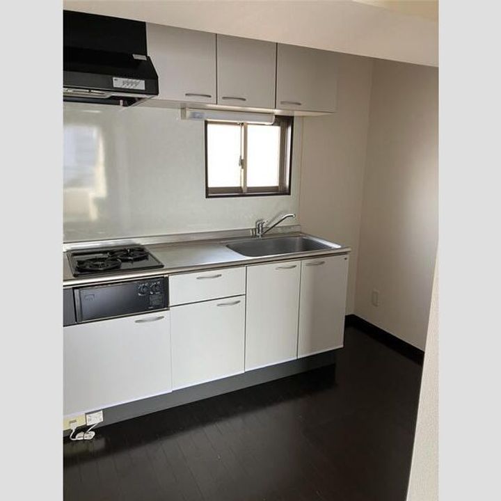 サムティ佐賀駅前Serenaのキッチン