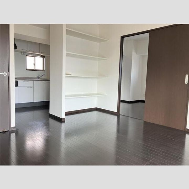 サムティ佐賀駅前Serenaの居間