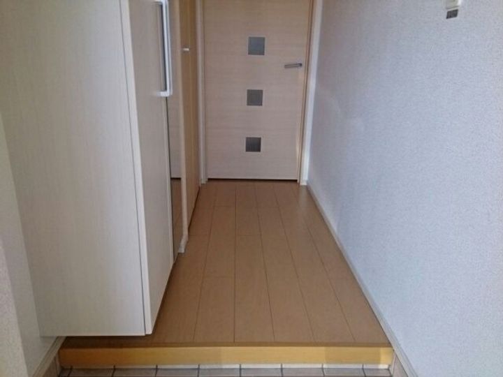 栃木県小山市大字横倉(アパート)の賃貸物件の玄関