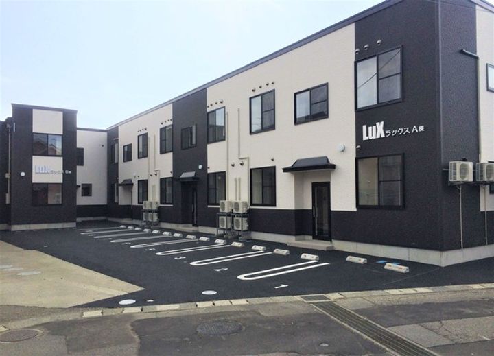 Lux(ラックス)A棟の外観