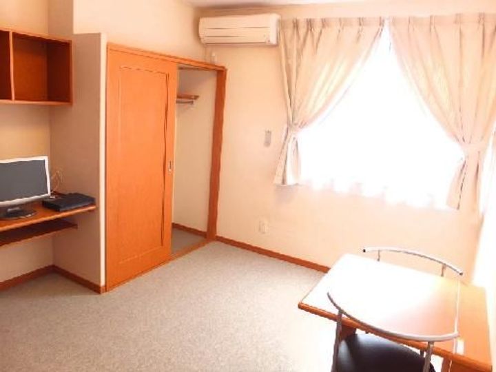 レオパレスアンオゥルの居間