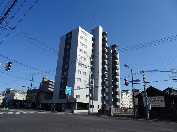 アピアビル日赤前の外観