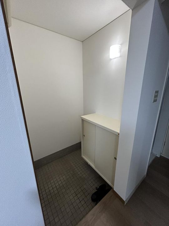 クレストKIの玄関