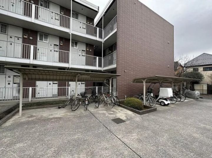 レオパレスグランパルク小柳の地図