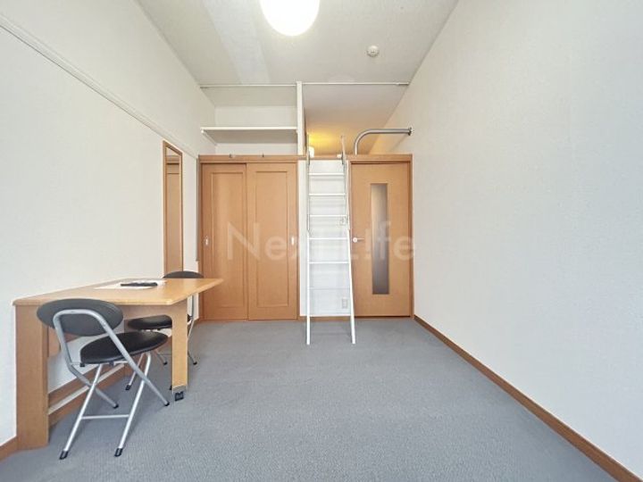 レオパレスグランパルク小柳の内装