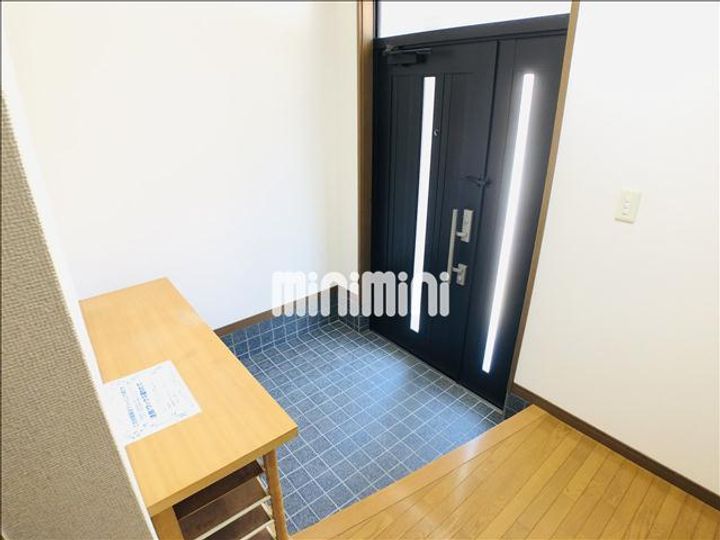 三重県津市夢が丘2(一戸建)の賃貸物件の玄関