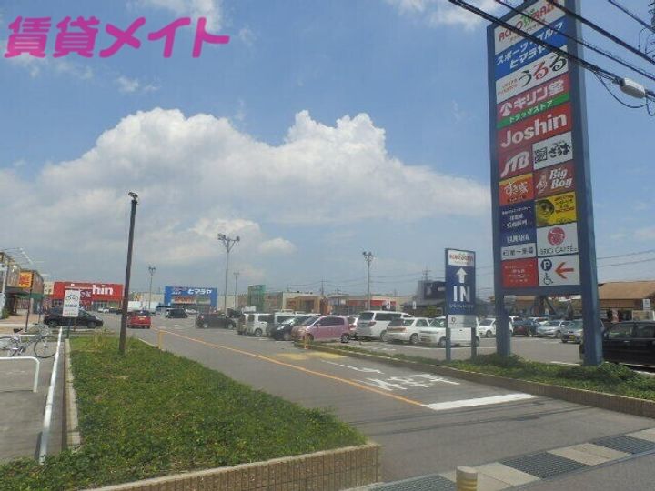リバーサイド鈴鹿の周辺