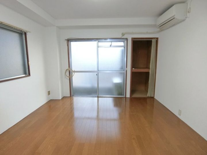 宝コーポIIの居間