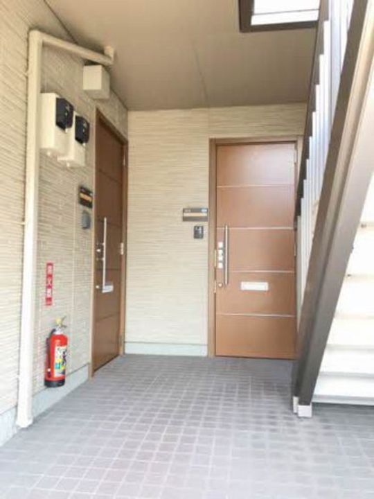 リバーサイド Yの玄関