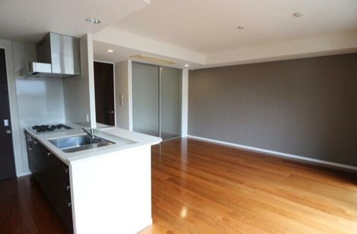 グレンパーク駒場 WEST棟の居間