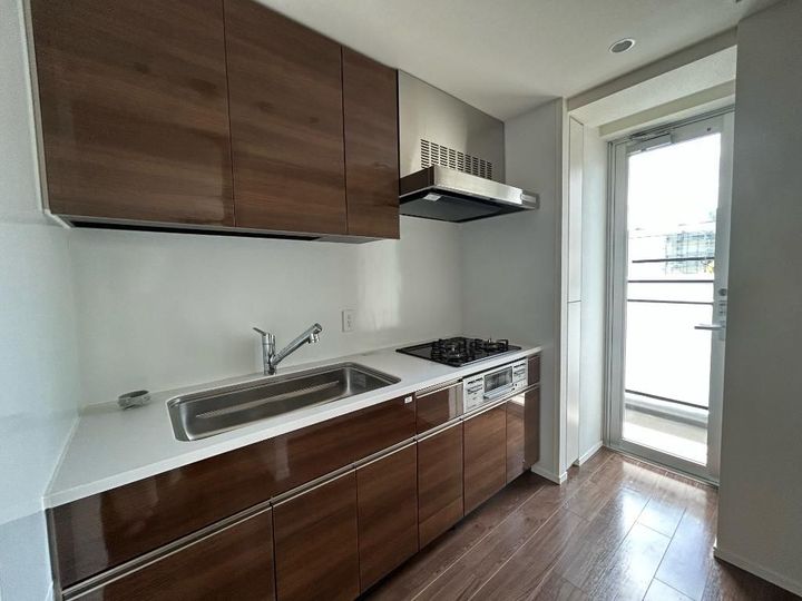 東京都港区南青山1(マンション)の賃貸物件のキッチン